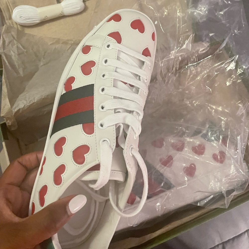Woman gucci sneakers